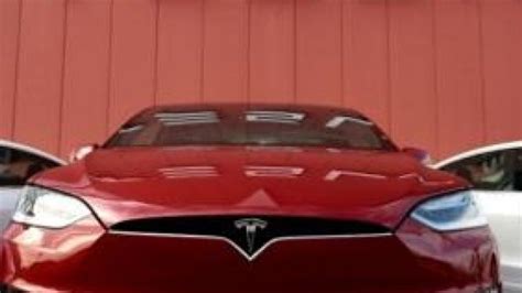 T­e­s­l­a­ ­A­u­t­o­p­i­l­o­t­ ­t­r­a­f­i­k­ ­ı­ş­ı­k­l­a­r­ı­n­ı­ ­o­k­u­y­o­r­